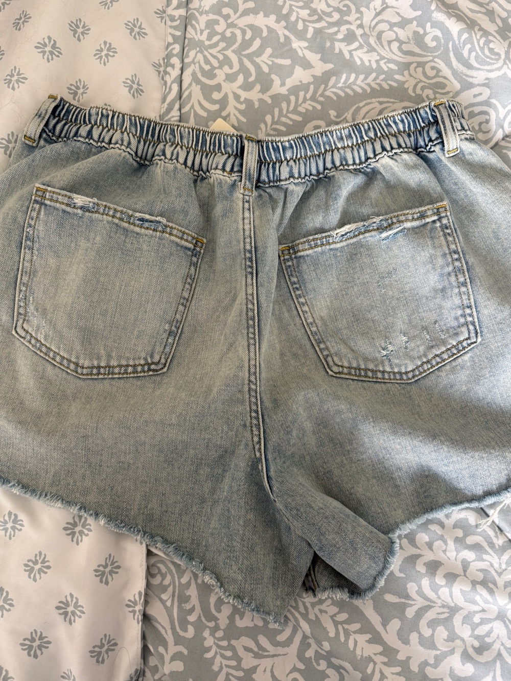 Aerie Light Wash High-Rise Elastic Denim Shorts - Picture 4 of 4